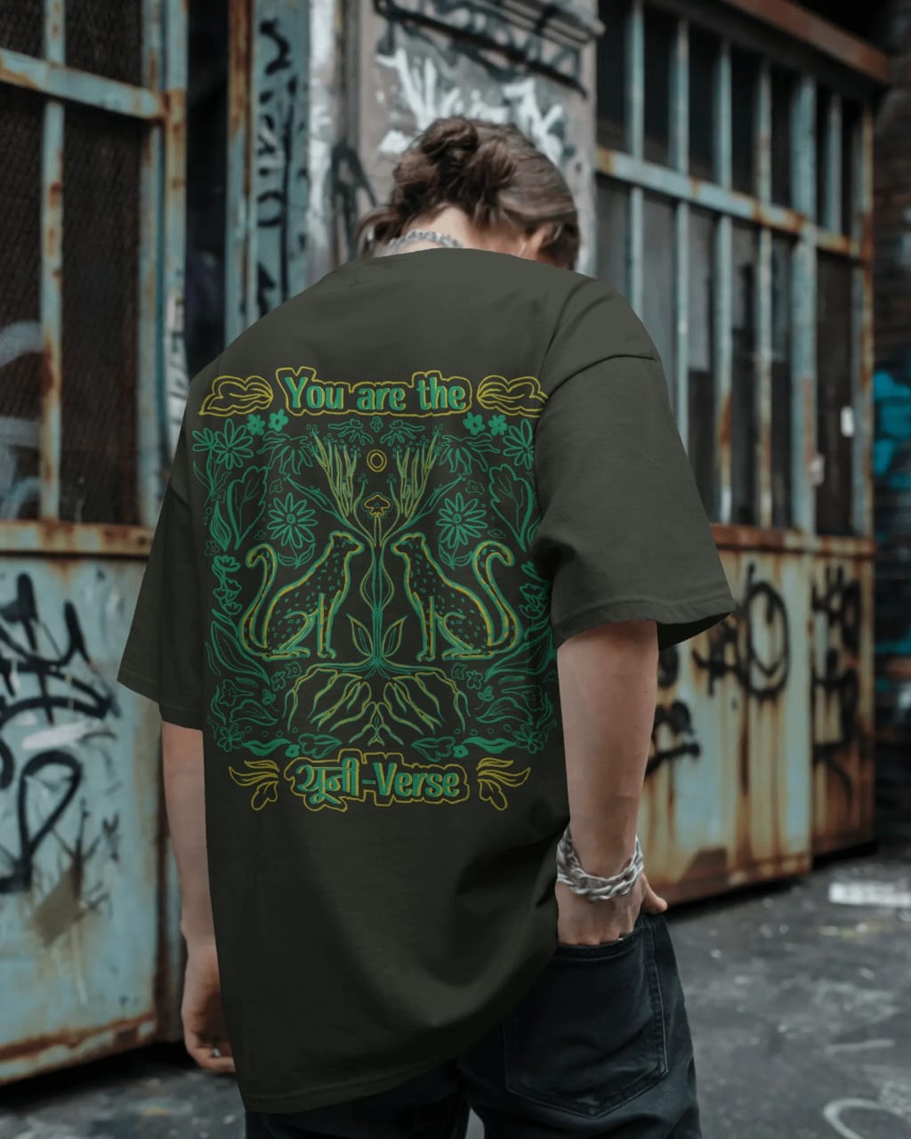 The यूनी-Vesrse Print Tee