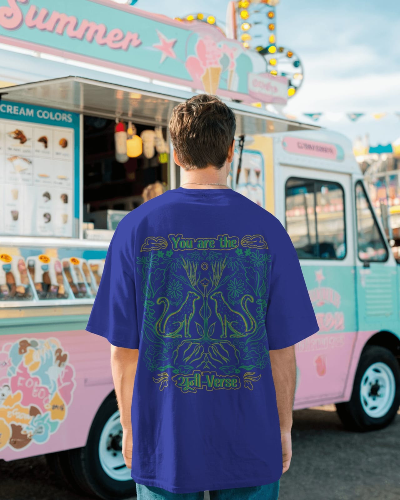 The यूनी-Vesrse Print Tee