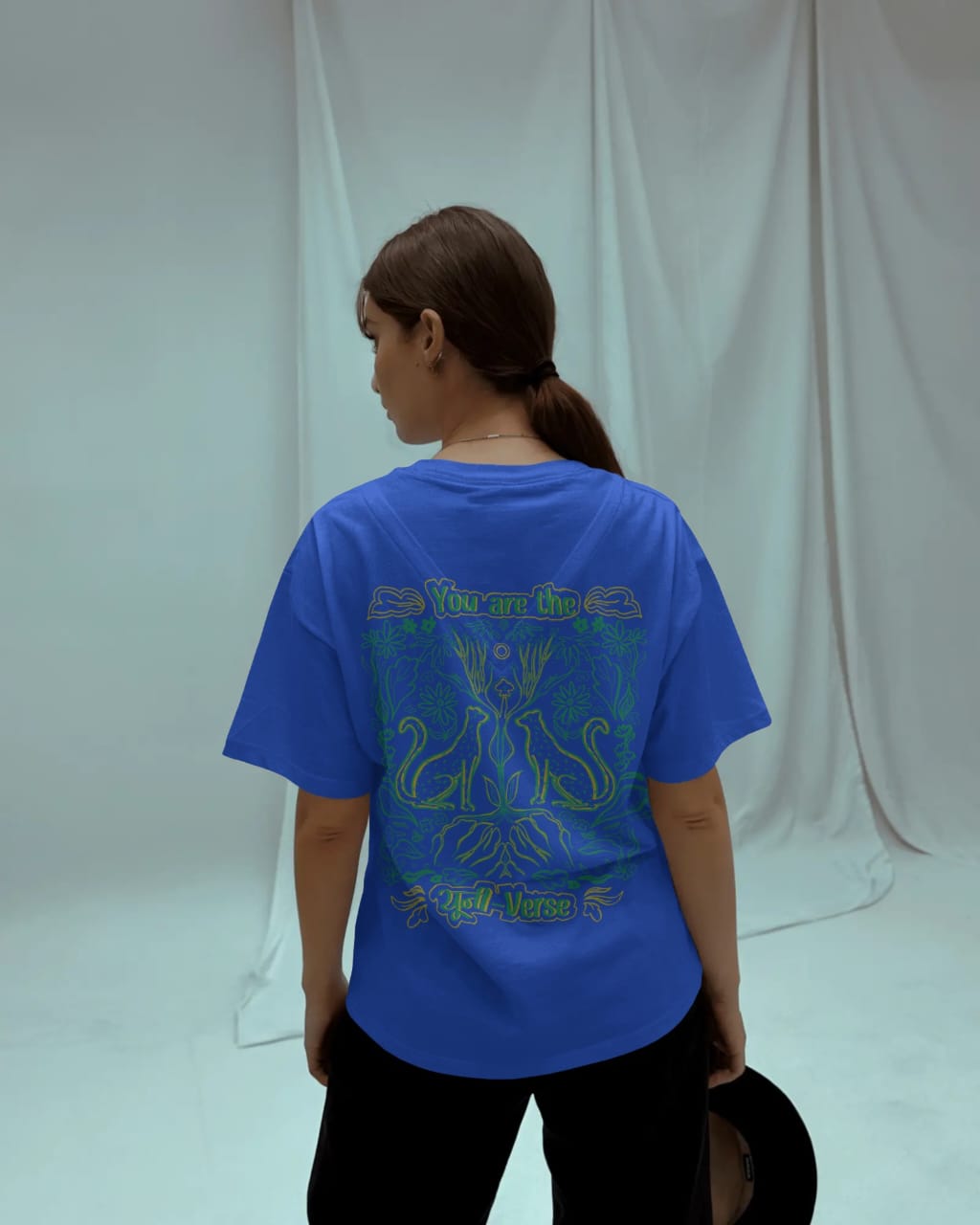 The यूनी-Vesrse Print Tee